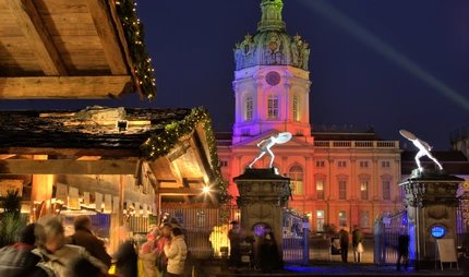 Weihnachtsmarkt am Schloss Charlottenburg Weihnachtsmarkt vor dem Schloss Charlottenburg in Berlin